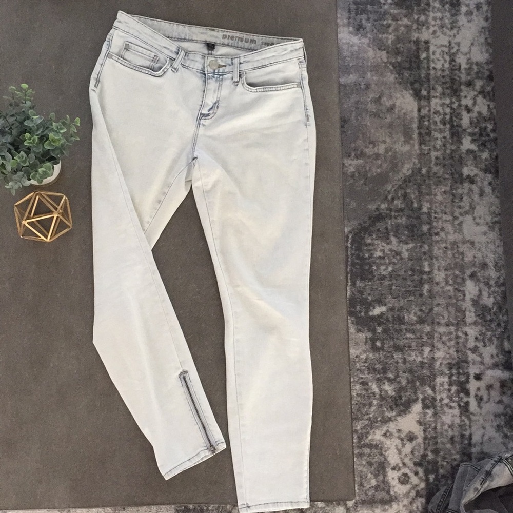 White-washed GAP Jeans